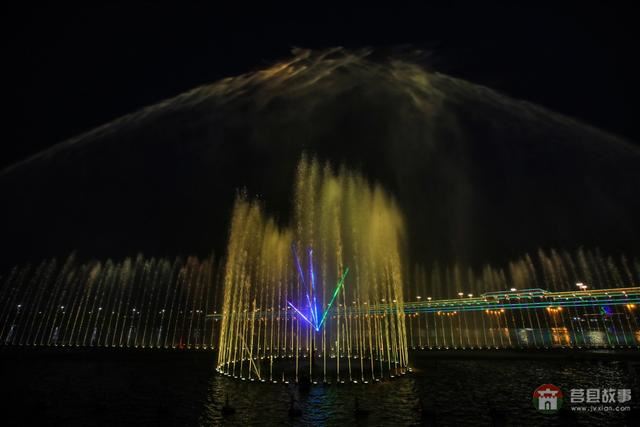 莒縣沭河濕地公園，上演激光水幕音樂噴泉，真是太棒了