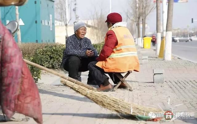 哥哥下落不明，和媳婦離婚，日照小伙帶精神病媽媽打工六年……想有個(gè)家！